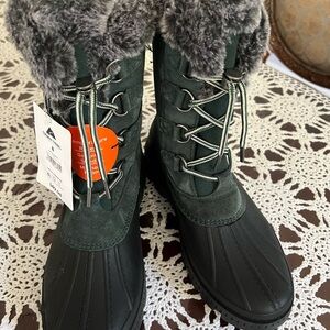 Ozark Trail Women's Dark Green Winter Boots
